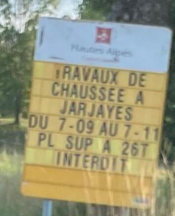 Panneau travaux sur RD
