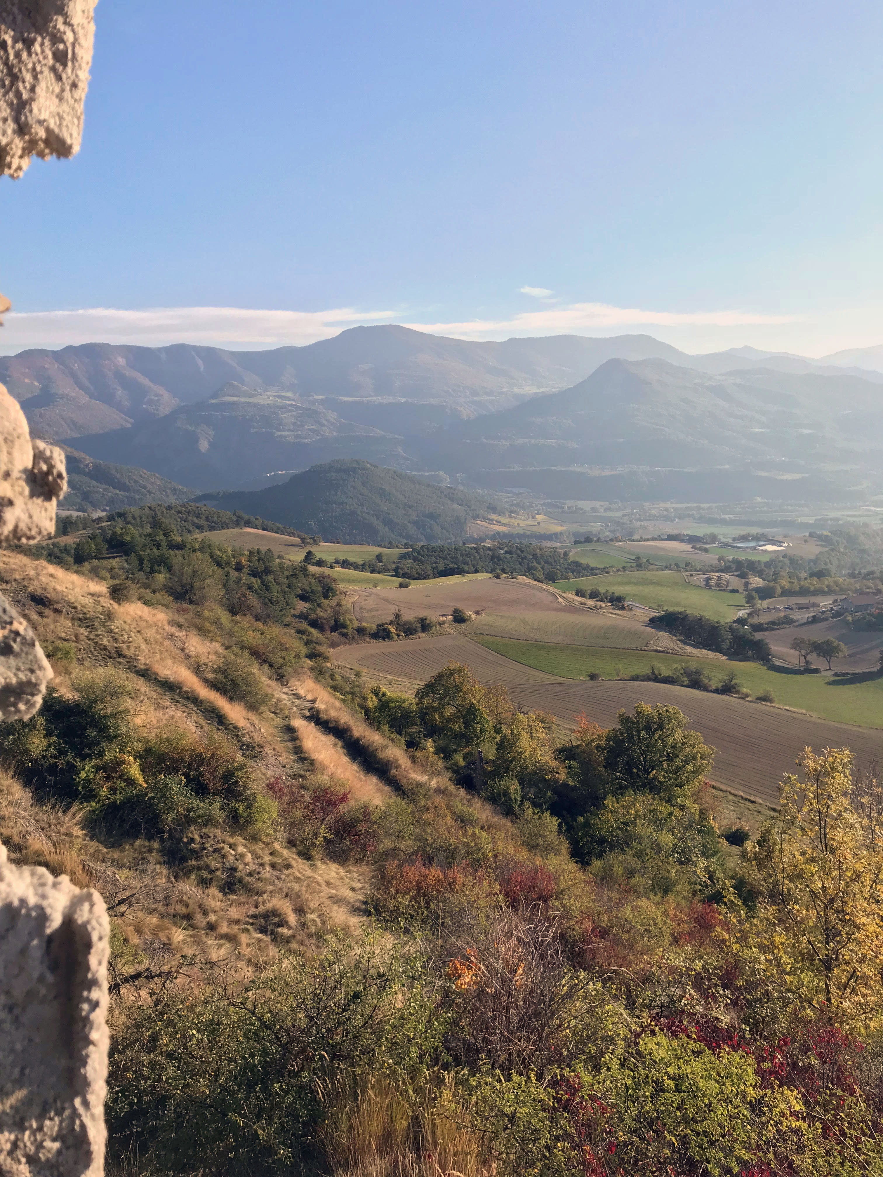 Vue de l'église paroissiale Saint-Thomas-Saint-Restitut. ©EB Vue de l'église paroissiale Saint-Thomas-Saint-Restitut. ©EB